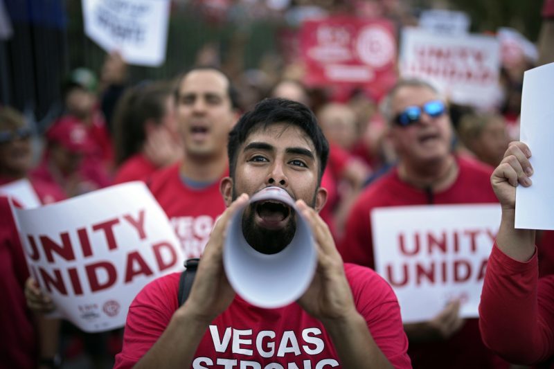 231103-Culinary-Workers-Union-strike-al-1126-8a134e-BbFnfI-800x533.jpg